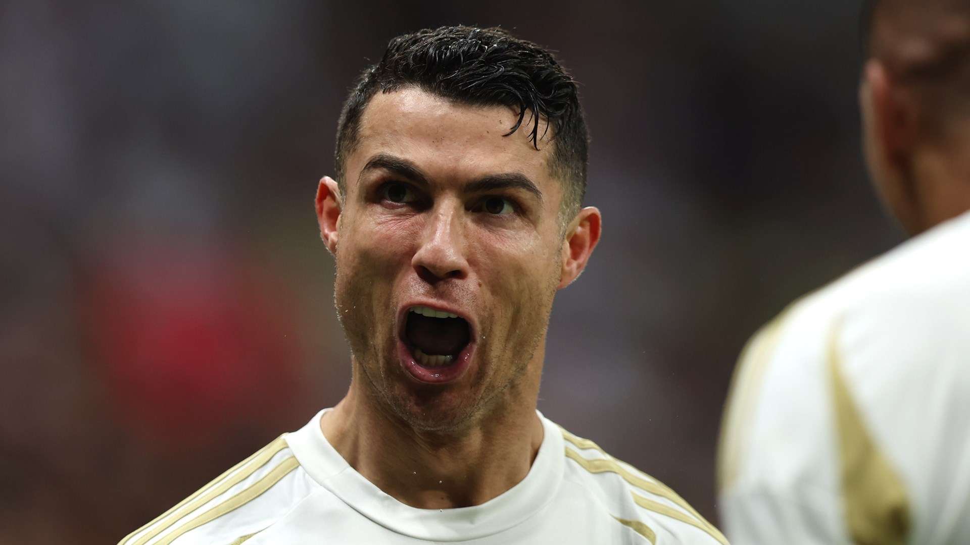 上展現出驚 上展現出驚