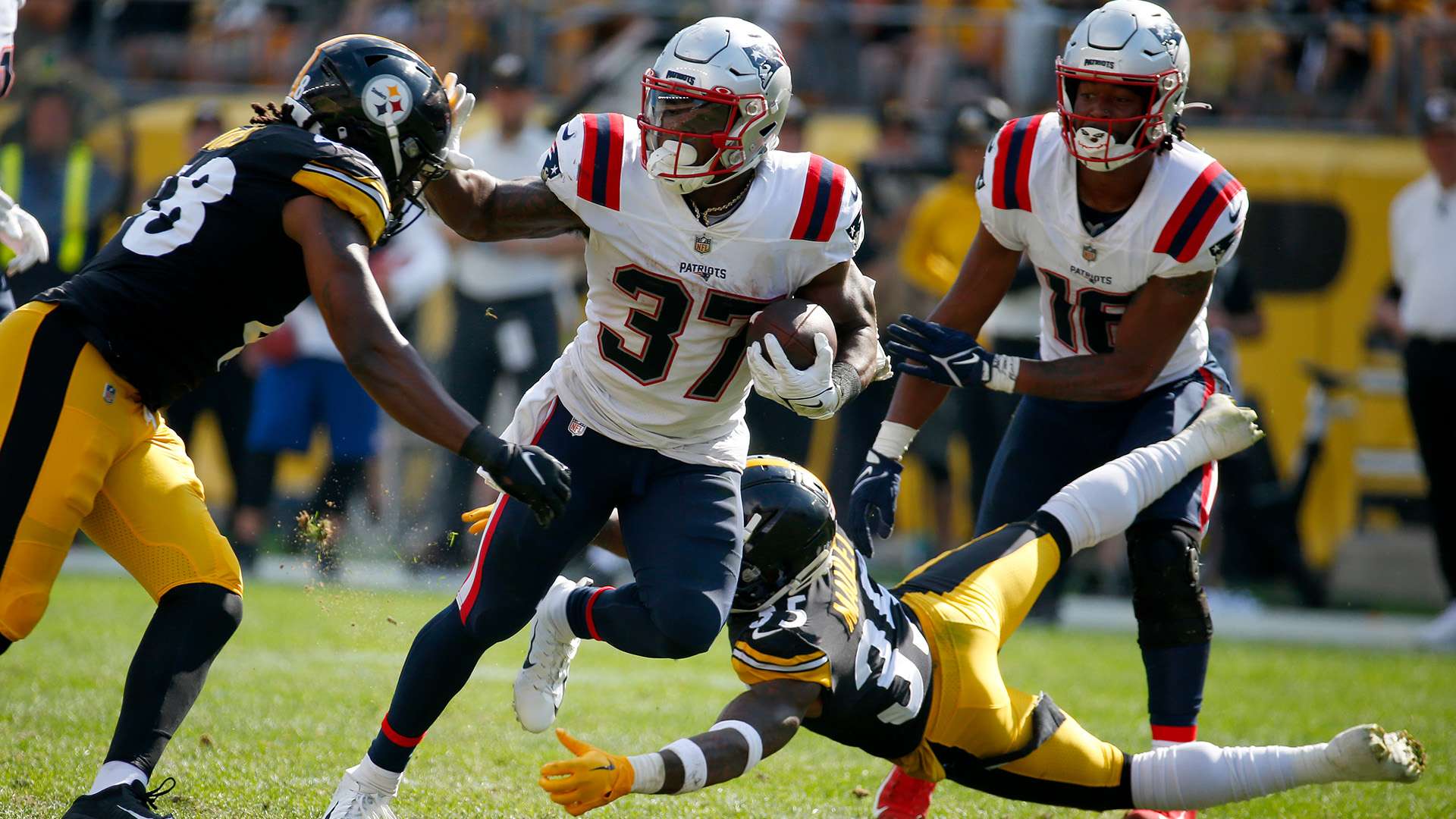 中表现的更 中表现的更